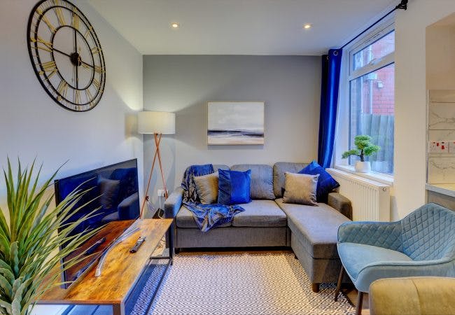 Dom do wynajęcia za 5154 GBP miesięcznie w mieście Coventry, Hollis Road