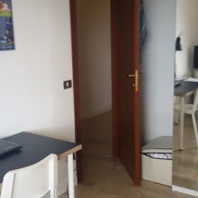Private room for rent for €490 per month in Padova, Via Turazza Domenico
