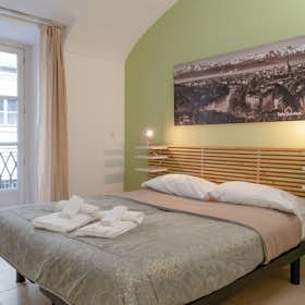 Apartment for rent for €2,000 per month in Turin, Via Corte d'Appello