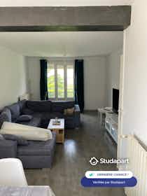 公寓 正在以 €1,065 的月租出租，其位于 Nantes, Boulevard Jules Verne