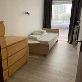Private room for rent for €580 per month in Molenbeek-Saint-Jean, Boulevard Edmond Machtens