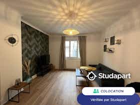 私人房间 正在以 €390 的月租出租，其位于 Tarbes, Rue Victor Hugo