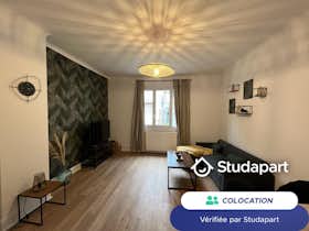 私人房间 正在以 €390 的月租出租，其位于 Tarbes, Rue Victor Hugo
