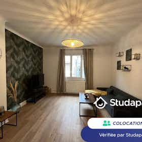 Отдельная комната сдается в аренду за 390 € в месяц в Tarbes, Rue Victor Hugo