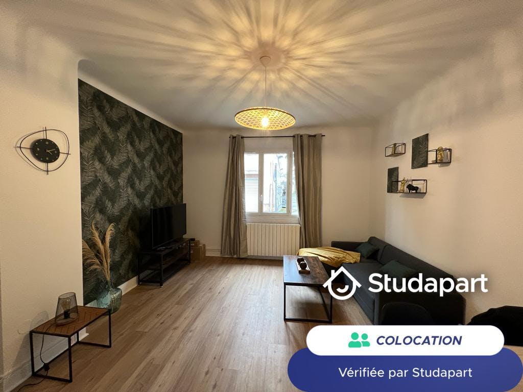 Chambre privée à louer pour 390 €/mois à Tarbes, Rue Victor Hugo