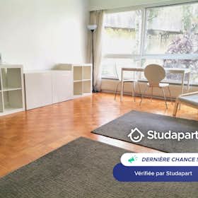 Apartment for rent for €1,520 per month in Paris, Boulevard Arago