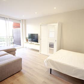 Private room for rent for €860 per month in Barcelona, Carrer de Rocafort