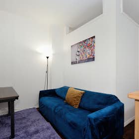 Appartement à louer pour $17,000/mois à New York City, 9th Avenue