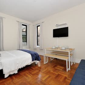 公寓 正在以 $17,000 的月租出租，其位于 New York City, East 77th Street