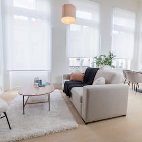 Apartment for rent for €1,500 per month in Saint-Josse-ten-Noode, Rue de Bériot
