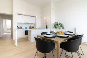 Apartment for rent for €1,950 per month in Saint-Josse-ten-Noode, Rue de Bériot