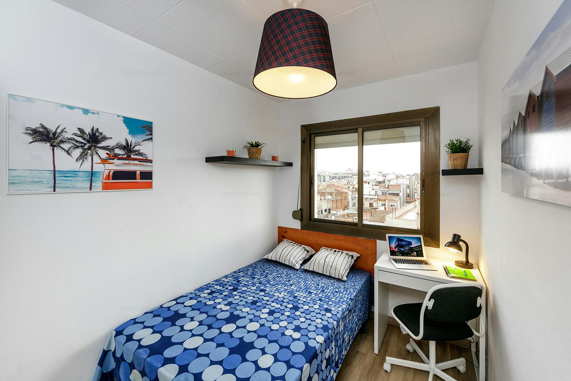 私人房间 正在以 €615 的月租出租，其位于 L'Hospitalet de Llobregat, Carrer d'Orient