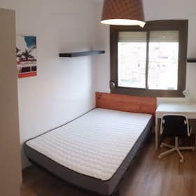 Private room for rent for €620 per month in L'Hospitalet de Llobregat, Carrer d'Orient