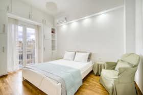 Appartement te huur voor € 1.600 per maand in Athina, Kononos