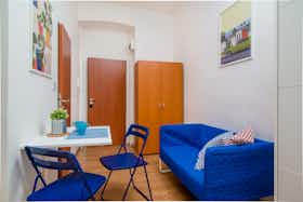 Studio for rent for CZK 20,898 per month in Prague, Čestmírova