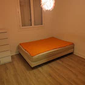 Private room for rent for €650 per month in Nanterre, Rue de l'Ouest
