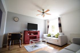 Дом сдается в аренду за 3 300 £ в месяц в Cambridge, Hulatt Road