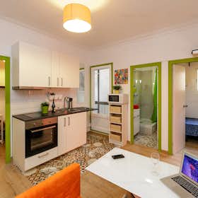 Private room for rent for €450 per month in Barcelona, Carrer de l'Escultor Llimona