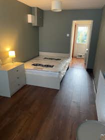 Private room for rent for €780 per month in Dublin 24, Cúl Na Gréine