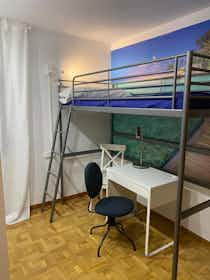 Отдельная комната сдается в аренду за 400 € в месяц в Terrassa, Carrer de Salmerón