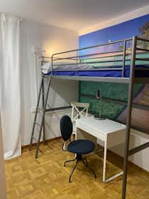 Privé kamer te huur voor € 400 per maand in Terrassa, Carrer de Salmerón