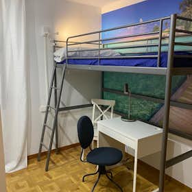 Pokój prywatny do wynajęcia za 400 € miesięcznie w mieście Terrassa, Carrer de Salmerón