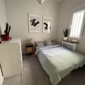 Apartment for rent for €1,250 per month in Madrid, Calle de San Hermenegildo