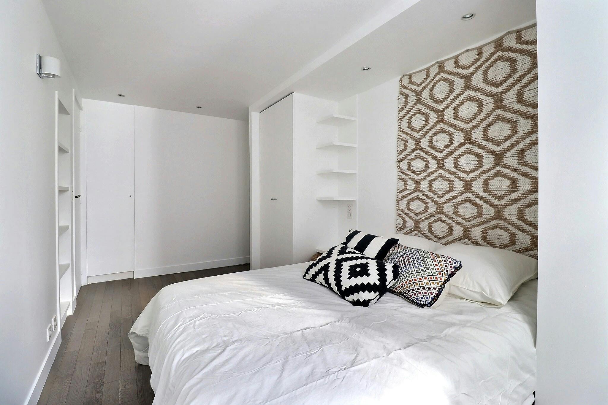 Rue du Faubourg Poissonnière, Paris preview