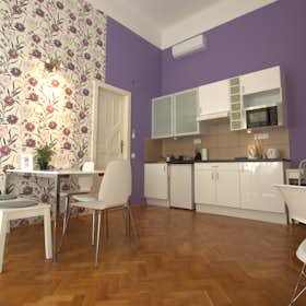 Apartment for rent for HUF 285,227 per month in Budapest, Liszt Ferenc tér