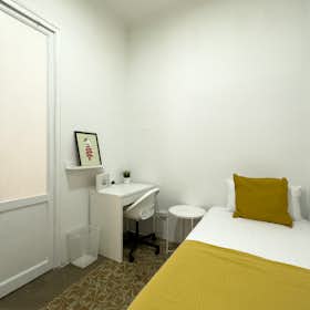 Cameră privată for rent for 420 EUR per month in Barcelona, Carrer Nou de la Rambla