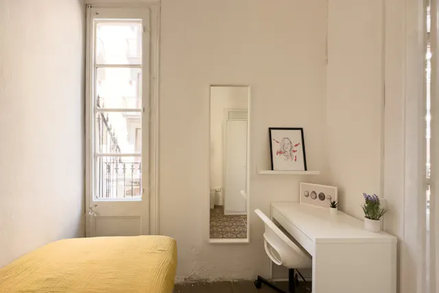Private room in Carrer Nou de la Rambla, Barcelona (1355874) room image 2