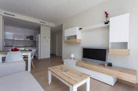 公寓 正在以 €1,900 的月租出租，其位于 Valencia, Avinguda de Peris i Valero