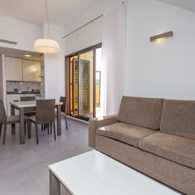 Apartment for rent for €1,800 per month in Valencia, Avinguda de Pius XII