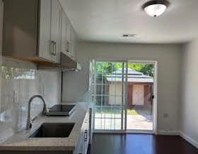 Habitación privada en alquiler por $1,817 al mes en Concord, Hickory Drive