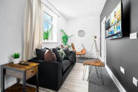 Appartamento in affitto a 2.250 £ al mese a Halesowen, Gorsty Hill Road