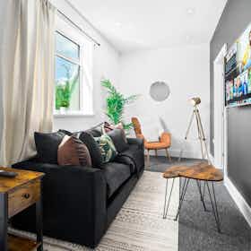 Lägenhet att hyra för 2 252 GBP i månaden i Halesowen, Gorsty Hill Road