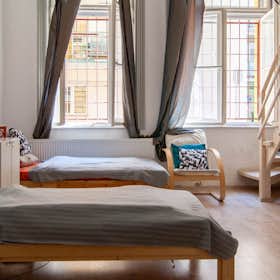 Habitación compartida for rent for 152 € per month in Budapest, Üllői út