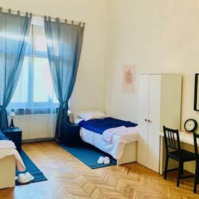 Mehrbettzimmer zu mieten für 75.000 HUF pro Monat in Budapest, Bajcsy-Zsilinszky út
