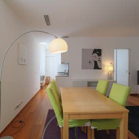 Apartment for rent for €2,300 per month in Milan, Via Clusone