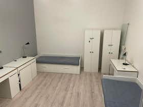 Shared room for rent for HUF 69,997 per month in Budapest, Rákóczi út