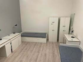 Shared room for rent for HUF 69,989 per month in Budapest, Rákóczi út
