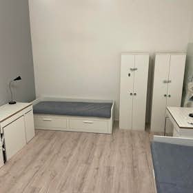 Mehrbettzimmer for rent for 70.001 HUF per month in Budapest, Rákóczi út