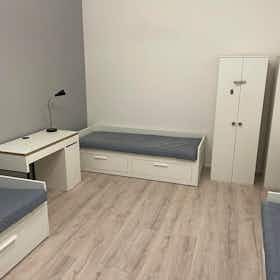 Mehrbettzimmer zu mieten für 64.996 HUF pro Monat in Budapest, Rákóczi út