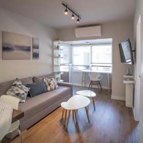 Apartment for rent for €1,760 per month in Madrid, Avenida de Alberto de Alcocer