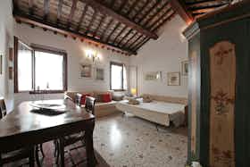 Appartement te huur voor € 1.200 per maand in Venice, Campo de le Gate