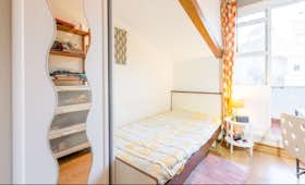 Отдельная комната сдается в аренду за 415 € в месяц в Lisbon, Rua Marquês Sá da Bandeira