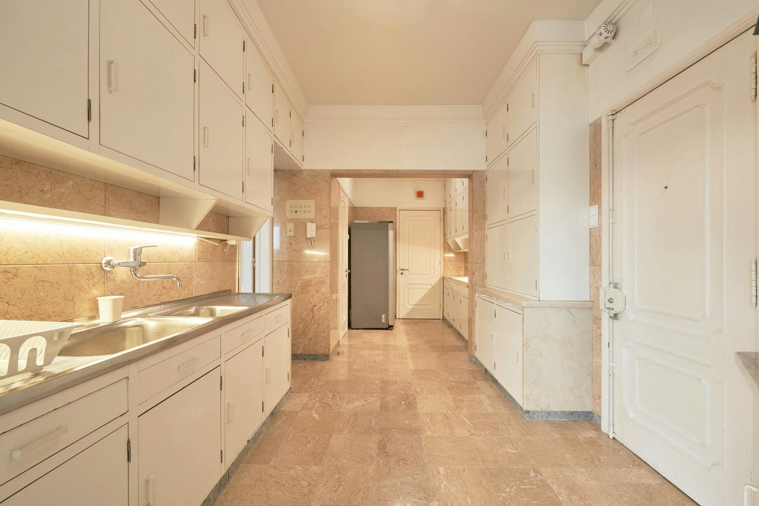 Apartment Lisbon, 300m² — photo 29