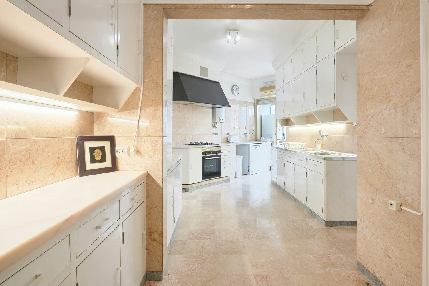 Apartment Lisbon, 300m² — photo 31