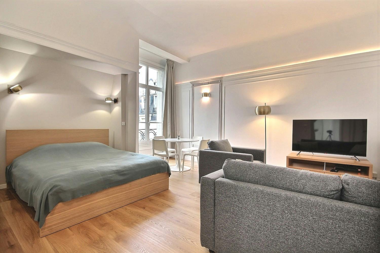 Avenue des Champs-Élysées, Paris preview