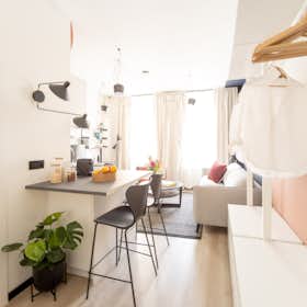 单间公寓 正在以 €850 的月租出租，其位于 Brussels, Rue d'Ophem